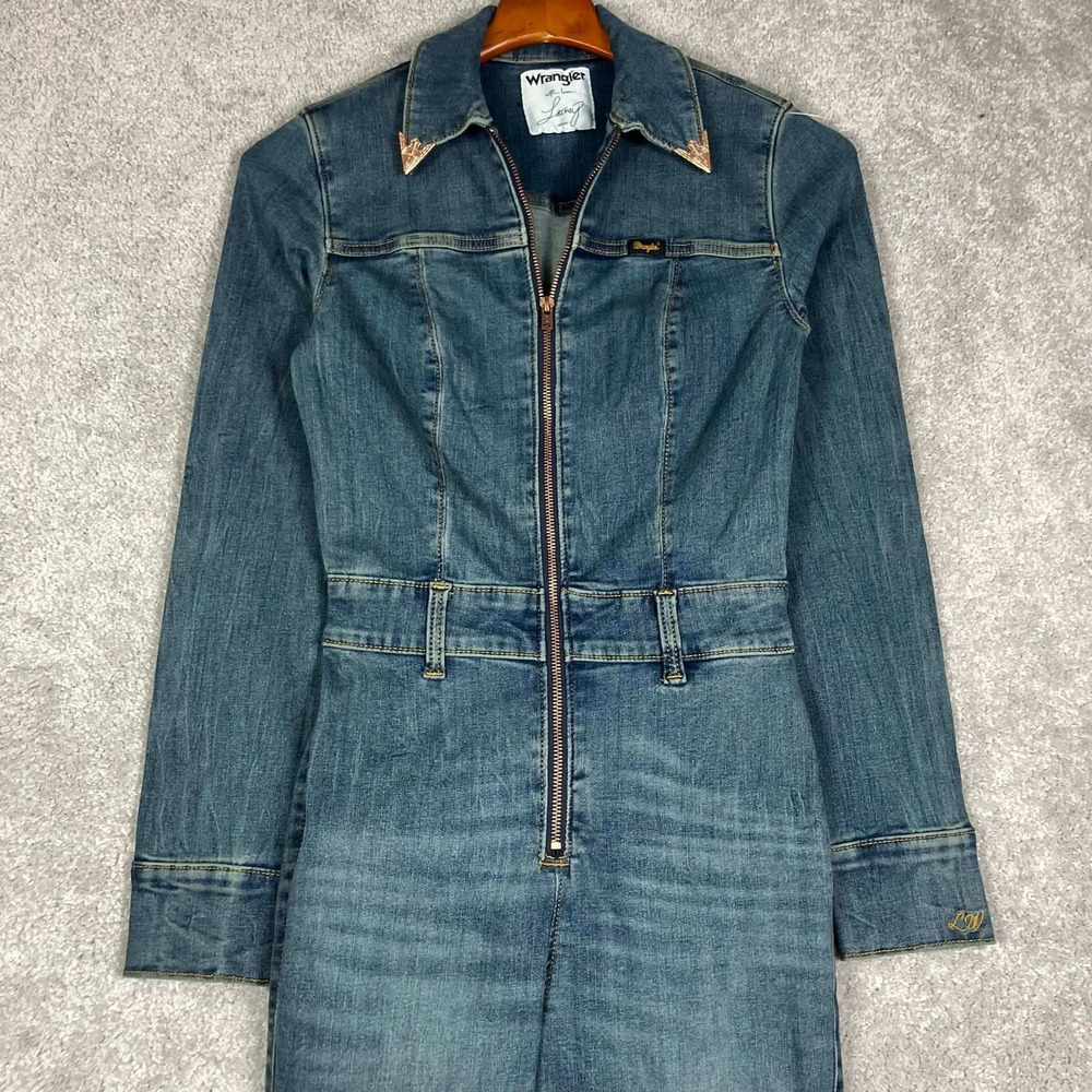 Wrangler Jumpsuit Women XS Blue Denim Lainey Wilson Bell Bottom Zip Front Flare